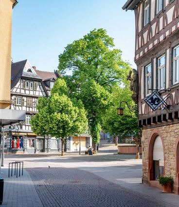 Beim Thema Marktplatz geht die Stadt am 24. April den nächsten Schritt. Dann werden die drei überarbeiteten Entwürfe aus dem Ideenwettbewerb präsentiert.