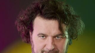 Der Gewinner des Lorscher Abts 2022, Götz Frittrang, wird mit seinem Programm „Götzendienst“ im September im Sapperlot zu Gast sein.