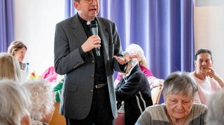 Die zusätzliche Aufgabe bedeute für ihn eine Menge Mehrarbeit, erläuterte Michael Bartmann. Eine 40-Stunden-Woche sei für ihn ein Fremdwort. Trotzdem wolle er „viel bei den Leuten sein“, versprach er.