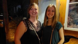 Nicole (links) und Christina mischten sich auch unter die Menge.