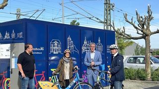 Landrat Christian Engelhardt stellte in Heppenheim gemeinsam mit Koordinator Michael Lorz, der Radverkehrsbeauftragten Lisa-Marie Riemann und dem Heppenheimer Bürgermeister Rainer Burelbach die Aktion vor.