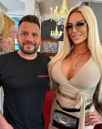 Gut befreundet: Gina-Lisa Lohfink mit Verkaufsleiter Tobias Stein im Einrichtungshaus Micasa.