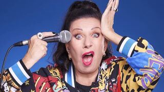 Die italienische Kabarettistin Patrizia Moresco kommt mit ihrem Stand Up Programm nach Lorsch.