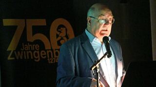 Vor dem Amtsgericht in Zwingenberg wurde einer der ersten Autounfälle in Deutschland verhandelt, wie Professor Karl Härter in seinem Vortrag über die Gerichtsstadt am Fuße des Melibokus berichtete.