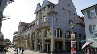 Heppenheims Musikschule ist im Stadthaus in der Fußgängerzone untergebracht. Ab August sollen die Unterrichtsgebühren im Erwachsenenbereich nach sechs Jahren ohne Erhöhung um knapp 20 Prozent angehoben werden.