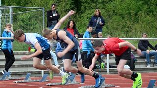 Start zum 100-Meter-Lauf der männlichen Jugend M15: v.l. Johannes Bitsch (Bensheim), Artur Leon Bartz (Lorsch) und Lukas Pawlenka (Lampertheim).