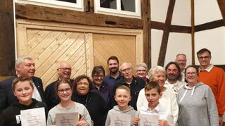 Bei der Heimatvereinigung Oald Bensem wurden langjährige Mitglieder für ihre Treue zum Verein geehrt.