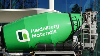 Der Baustoffkonzerns ·Heidelberg Materials·, ehemals ·HeidelbergCement·, verdient im Auftaktquartal weniger.