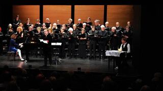 Beim Frühlingskonzert des Chors ars musica im Parktheater standen die Lebenswege von Brahms und Clara Schumann in Tönen und Briefen im Mittelpunkt.