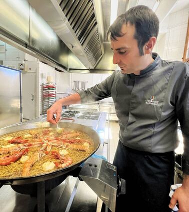 Fideuà de Gandia nennt man die spezielle Paella mit Nudeln.