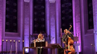 Das Duo Flute ’n’ Bass – Stephanie Wagner und Norbert Dömling – spielte im Rahmen des Bergsträßer Jazzfestivals in der Stadtkirche St. Georg.