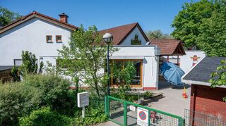 Das Gebäude der Leuchtturm-Kita Schönberg/Wilmshausen soll auf Wunsch der Kirchengemeinde im Erbbaurecht an die Stadt Bensheim bzw. den Eigenbetrieb Kinderbetreuung übergeben werden.