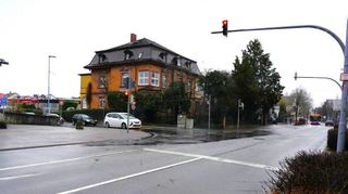 Für die Kreuzung Walter-Möller-Straße/Darmstädter Straße (B3) hatte die SPD eine zusätzliche Fußgängerüberquerung auf der Südseite angeregt, das wurde von der zuständigen Landesbehörde Hessen Mobil jetzt abgelehnt.