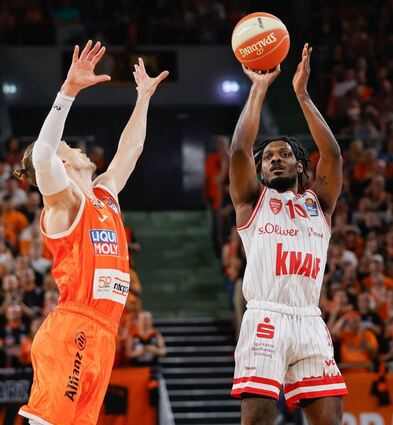 Auch die 14 Punkte von Würzburgs Darius Perry reichten für die Baskets nicht zum Sieg gegen Ulm. So ist die Serie nach zwei von vier Spielen ausgeglichen.