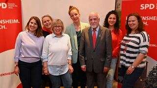 Bei der Jahreshauptversammlung der SPD Bensheim (von links): Julia Hamm, Maria Zahnweh, Brigitte Wagenknecht, Josefine Koebe, Jürgen Kaltwasser, Evelyn Ferchenbauer-Mattern und Ingrid Kraemer-Wick.