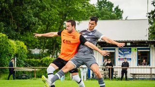 Maximilian Menier (links) musste sich mit Groß-Rohrheim Jonas Jaaps Ober-Abtsteinachern geschlagen geben.