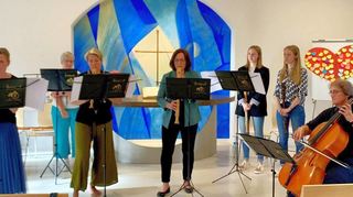 Alt-, Tenor-, Bass- und Großbassflöte beherrschen die Musikerinnen. Eine Cellistin komplettiert das Ensemble, das in der Evangelischen Kirche auftrat.