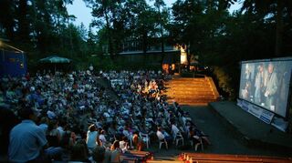 Vom 5. Juni bis 7. September findet wieder das Filmseher Open Air-Kino in der Freilichtbühne Seeheim-Jugenheim statt.