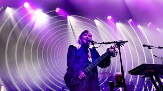 Am letzten Tag des 13. Maifeld Derby auf dem Maimarktgelände begeistert Slowdrive mit ihrer Frontfrau Rachel Goswell das Mannheimer Publikum.
