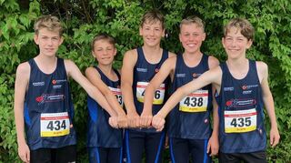 Leichtathletik LCO Lorsch Gold über 4x75 Meter und Bronze über 3x800 Meter der Männlichen Jugend U14 sicherten sich (von links) Lukas Ross, Paul Reibold, Benjamin Czogalla, Maximilian Weinbach und Peter Ross bei den Hessischen Staffelmeisterschaften in Egelsbach.