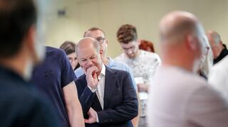Nachdenklich: Bundeskanzler Olaf Scholz (SPD) am Wahlsonntag in Potsdam.
