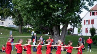 Auf der Klosterwiese traf sich die Tvgg-Showtanzgruppe zu einer Trainingsstunde. Die Aktion „Sport im Park“ war ins Johannisfest-Programm eingebunden.