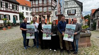 Michael Lortz, Rainer Burelbach, Nina Kaltwasser, Katja Simon, Fred Schuster und Otto Guthier (von links) haben über den Stand der Planungen und das Weinfest-Programm gesprochen.