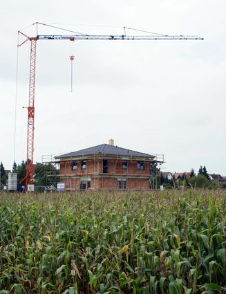 2014 hat die Gemeindevertretung letztmals den Quadratmeterpreis erhöht. Nun könnte er im Wohnbau deutlich, von 330 auf 490 Euro, steigen.