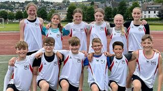 Als dritte AKG-Vertretung qualifizierte sich die Wk-IV-Mannschaft als Regionalsieger für das Leichtathletik-Landesfinale.