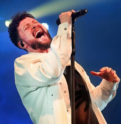 Wandelbarer Sänger: Calum Scott beim Zeltfestival in Mannheim.