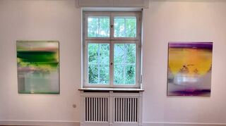 Farbige Verlockungen: Blick in die Ausstellung in der Leibnizstraße.