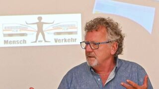 Reimund Strauch, erfahrener Vorsitzender von „Mensch vor Verkehr“, führt den als Umweltverband anerkannten Verein für weitere zwei Jahre.