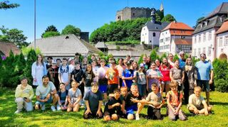 Während ihrer Klassenfahrt besichtigten die Fünftklässler der Dietrich-Bonhoeffer-Schule unter anderem auch die Lindenfelser Burg.