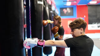 Der KSC Bensheim bietet Kickboxen speziell für Frauen an.