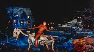 Samiel (l., Moritz von Treuenfels) lenkt und manipuliert die Handlung in „Der Freischütz“ – kletternd, singend oder reitend.