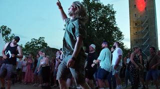 Das historische Gemäuer trug mit dazu bei, dass das Starkenburg-Festival zu einem besonderen Musikerlebnis wurde. Die Stimmung war prächtig, wie hier beim Auftritt der Band „William“ auf der Hauptbühne.