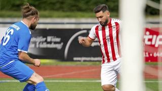 Aufsteiger SV Zwingenberg hat seinen Kader mit erfahrenen Kräften wie Ferdi Ayyildi (vom SC Rodau; hier am Ball im Testspiel gegen FSG Bensheim) verstärkt.