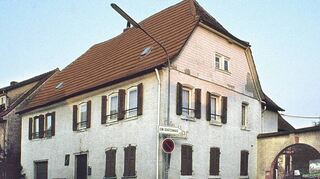 Der Abrissbirne zum Opfer gefallen ist 1973 in Reichenbach das altehrwürdige Gasthaus Zur Riesensäule, in dem es gespukt haben soll.