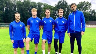 Das SCO-Trainerteam freut sich über Verstärkung für die neue Saison: (von links) Kevin Eichhorn (Co-Trainer), Yannick Ulpins, Ivan Pavlic, Elias Krämer, Marius Döll (Trainer).