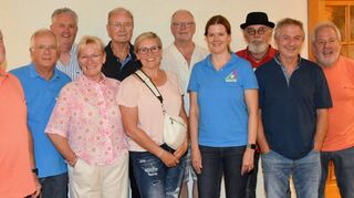 Der neu zusammengesetzte Vorstand und die Kassenprüfer des Skiclubs Einhausen-Lorsch, von links: Heribert Halbritter, Norbert Ross, Joachim Mahr, Petra Mahr, Alois Fluck, Sandra Grimm, Klaus Lobeck, Vanessa Hörmann, Jürgen Schütz, Dieter Wiegand, ehemaliger zweiter Vorsitzender, und sein Nachfolger Gerhard Grieser.