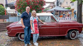 Der Freundeskreis Bensheim-Amersham bot ein englisches Frühstück im Rahmen des Bensheimer Marktfrühstücks an. Absoluter Hingucker, nicht nur für Autofans, war der Borgward Isabella TS, den Martin und Jane Brunner präsentierten.