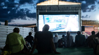 Für Filmfans im Rhein-Neckar-Raum gibt es auch dieses Jahr wieder viele Open-Air-Kinos, wo man Filme unter freiem Himmel genießen kann.