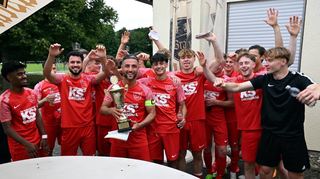 Den ersten Titel der Saison hat die TSV Auerbach bei der Stadtmeisterschaft gewonnen; in der am Sonntag beginnenden Gruppenliga-Saison wären die Rotweißen schon zufrieden, wenn sie nichts mit dem Abstieg zu tun haben.