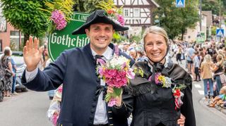 Maximilian Klöss und Ehefrau Anna spielten das Burgfest-Brautpaar. Auch im echten Leben haben die beiden erst kürzlich geheiratet.