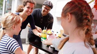 Die Einladung an alle Schüler zum Sommerferienstart war ein Renner im „Raum der Wünsche“. Viele junge Lorscher kamen, um sich dort kostenlos alkoholfreie Cocktails zuzubereiten und gemeinsam zu genießen.