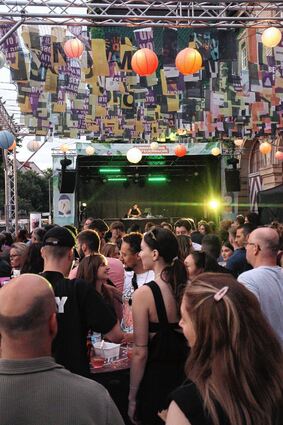 Gute Stimmung mit Luva (hinten) am Alten Meßplatz in Mannheim.