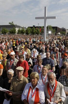 Mannheim. 20.05.2012. Ehrenhof. Schloss.  Katholikentag 20112. Feature. Abschlußgottesdienst.
- 
Bild: Markus Proßwitz 20MAY12 / masterpress / images4.de