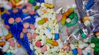 Sucht nach Schmerzmitteln wie Fentanyl und Oxycodon – sogenannte Opioide – ist ein großes Problem in den USA. Suchtexperten warnen auch hierzulande.