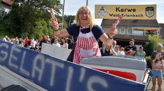 Im vergangenen Jahr hatten die Wald-Erlenbacher bei der Kerwe Glück mit dem Wetter. Eis gab es außerdem. Nun steht das Fest wieder an.