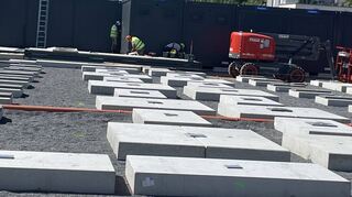 Neben dem TiB (Treff im Bahnhof) in Viernheim werden am Dienstag die ersten Container aufgestellt. Der Komplex für bis zu 225 Personen wird vierstöckig.